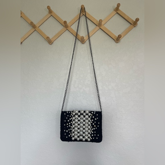 Elegant Black Pearl-Embellished Clutch W/removable chain strap. - Picture 6 of 10